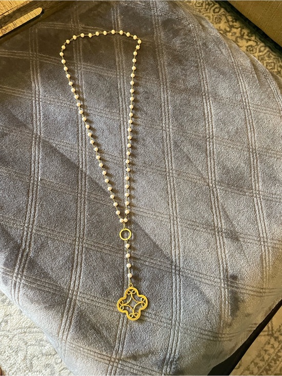 Jewelry - Gold and White Beaded Pendant Necklace - Elegant Women’s Jewelry
